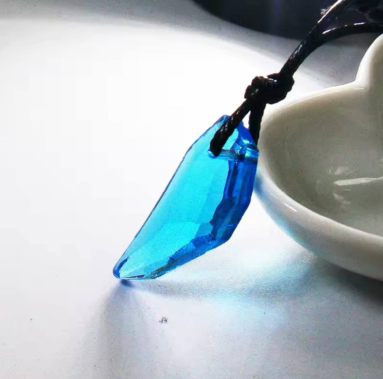 Colgante de piedra lunar azul H2O